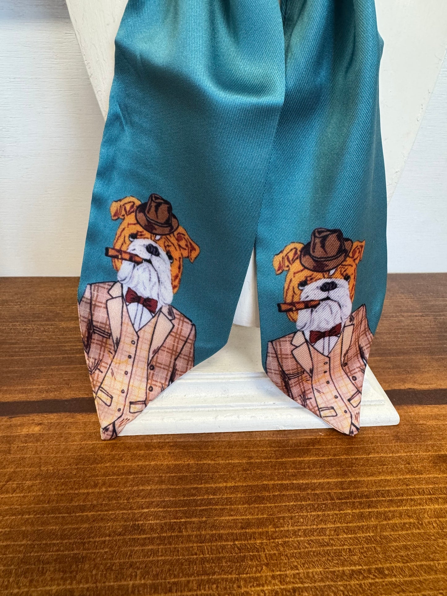 Bulldog Scarf