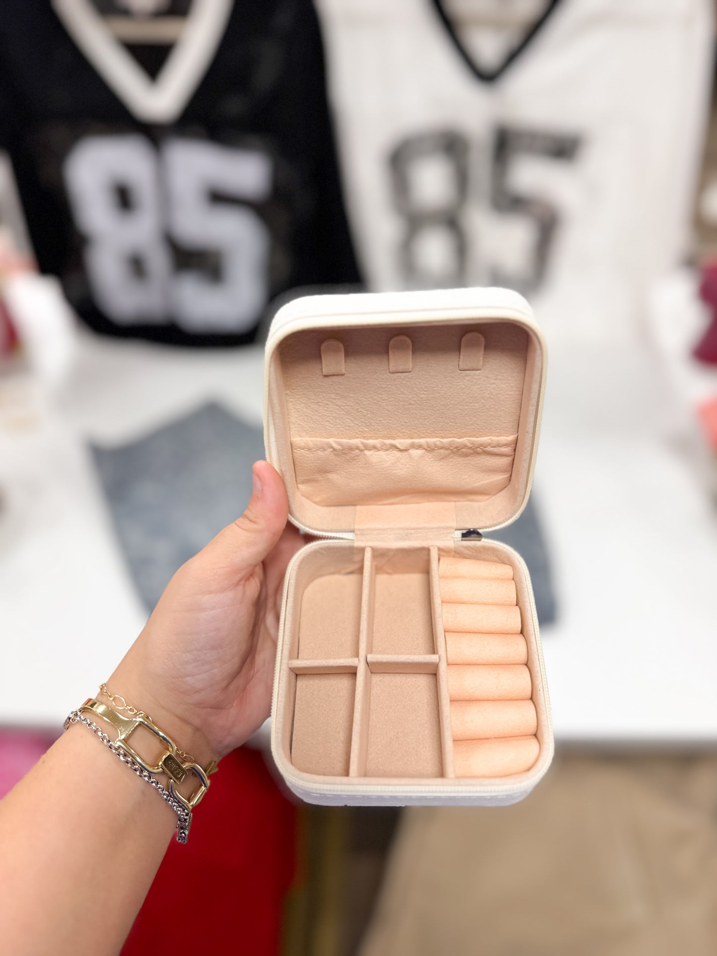 Cream Floral Jewelry Case