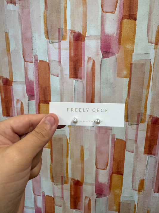FC Mini Pearl Studs