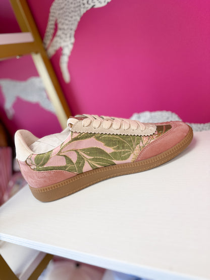 Kyla Sneakers