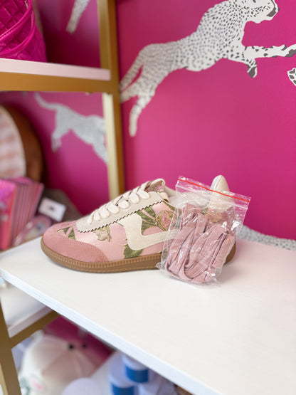 Kyla Sneakers