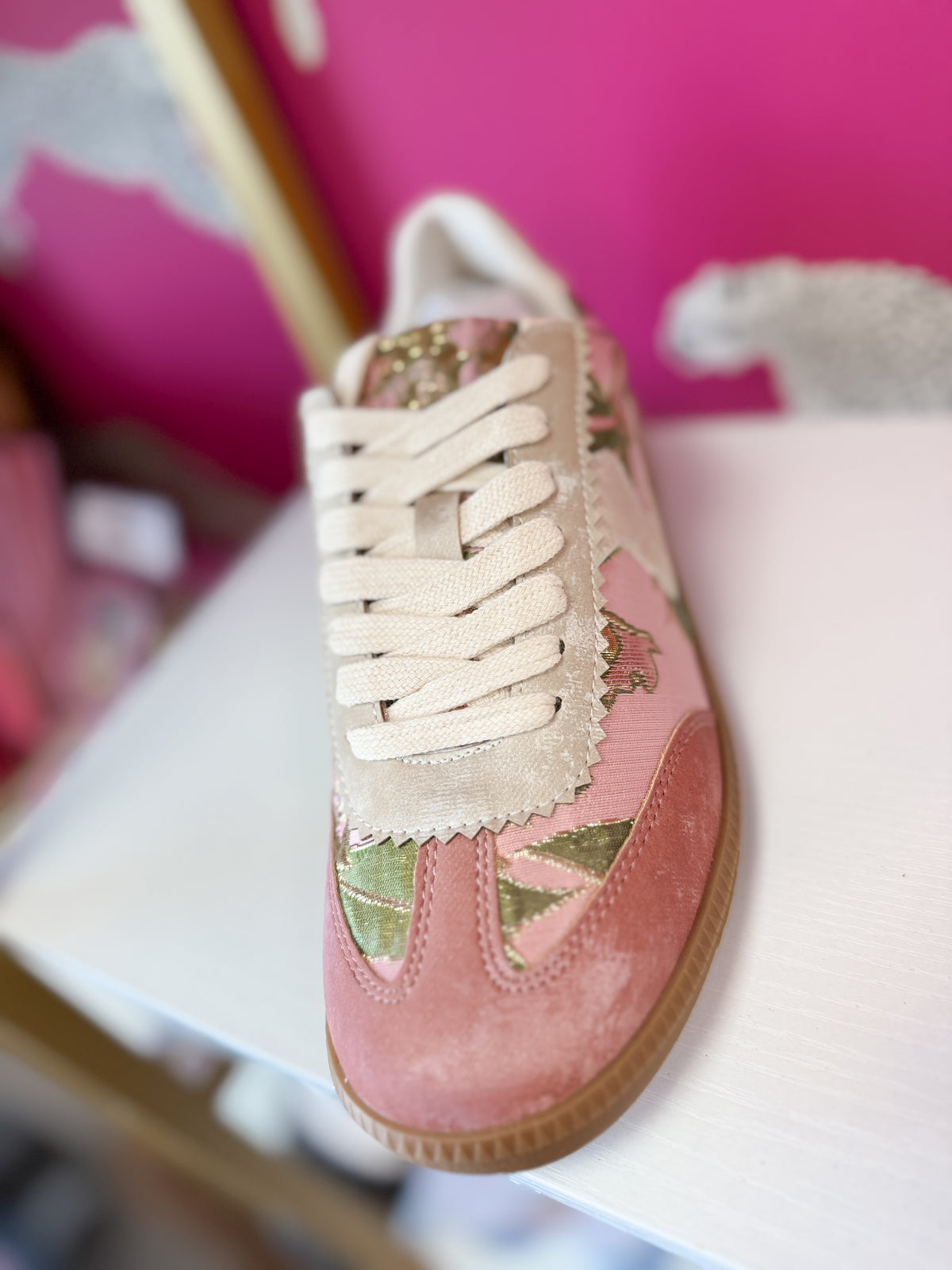 Kyla Sneakers